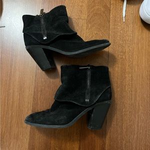 Jessica Simpson Womens black suede booties with zipper closure​